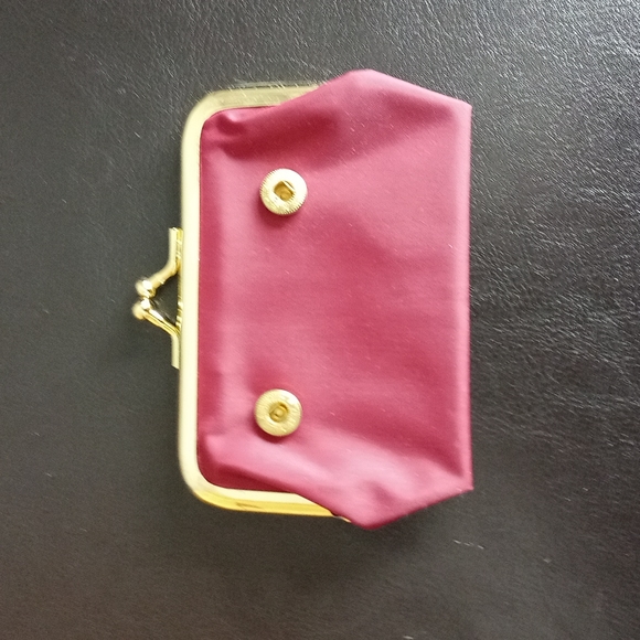 Vintage Floral Trifold Wallet with Coin purse and Key Chain - Picture 3 of 16